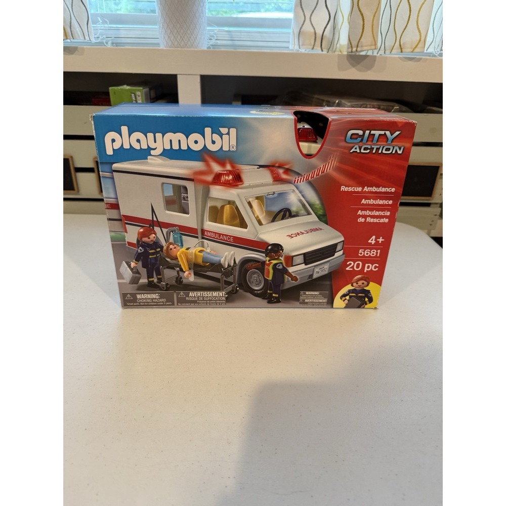 NEW Playmobil CITY ACTION 5681 RESCUE AMBULANCE Toy 3 Figures 20 pieces Ages 4+